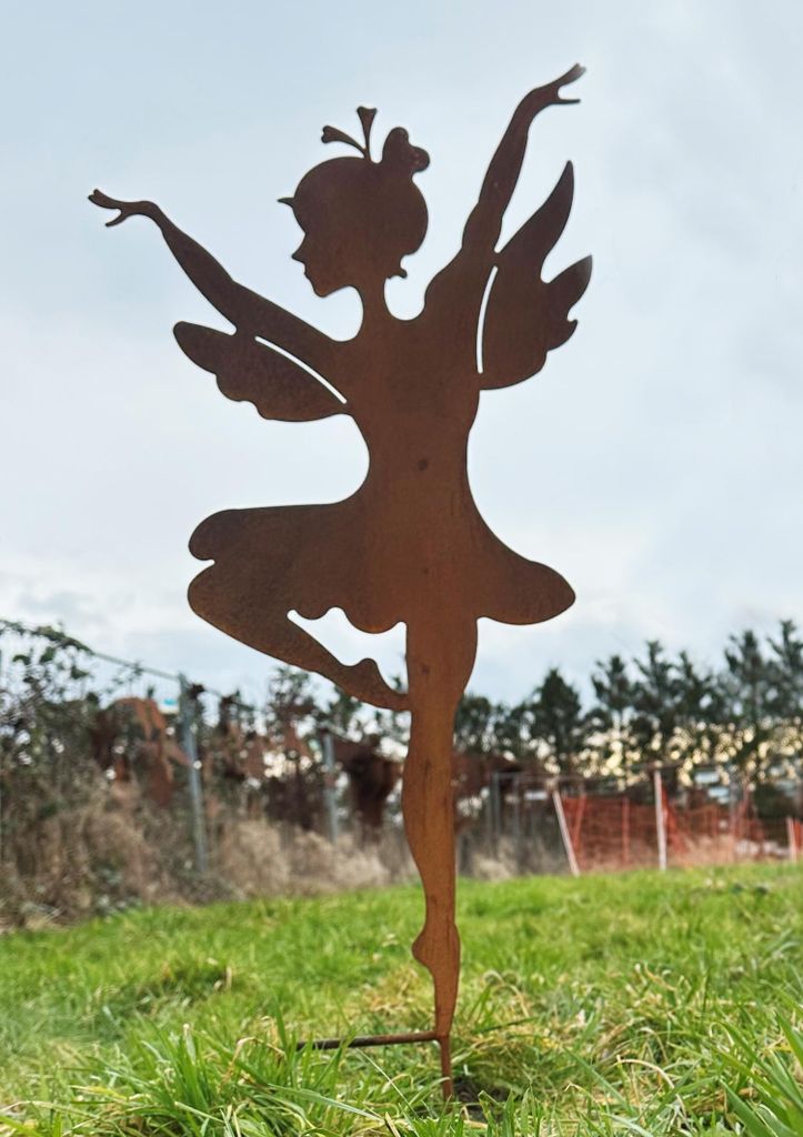 Gartenfigur Fee Ballerina Arme hoch 81cm zum Stecken Gartenstecker Edelrost Gartendeko Wetterfest Rost Metall Rostfigur Ballett Tänzerin Elfe