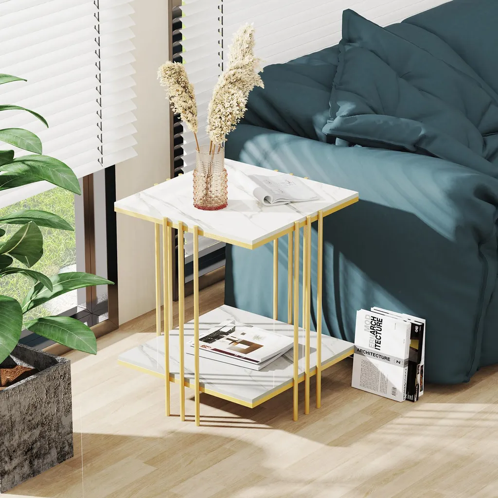 Table basse marbre blanc et or : la solution rangement salon chic