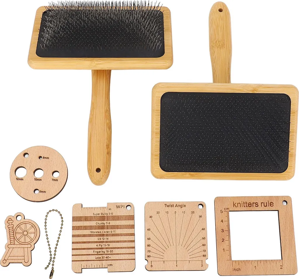 Tradizione Filatura: Kit Cardatura Lana e Righello in Legno Antico