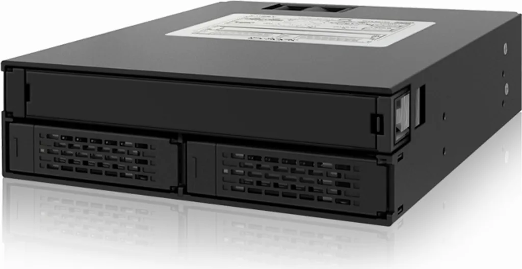 Rack Interne IcyDock pour Étendre le Stockage SSD de votre Serveur