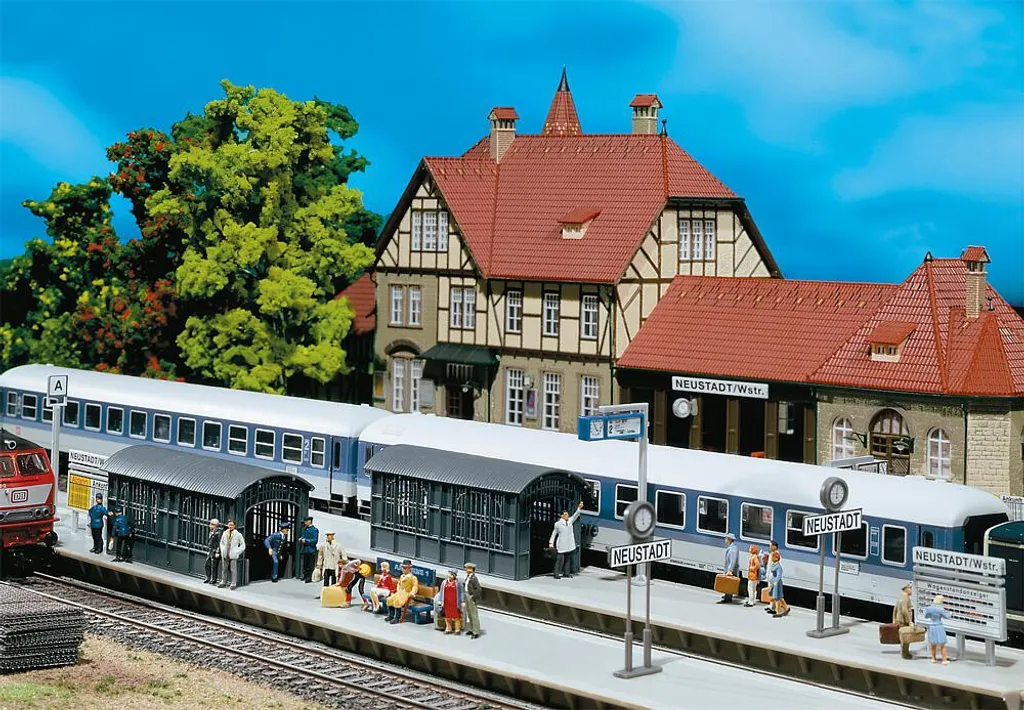 Rallonge de quai de gare HO Faller 120203 pour longs trains voyageurs