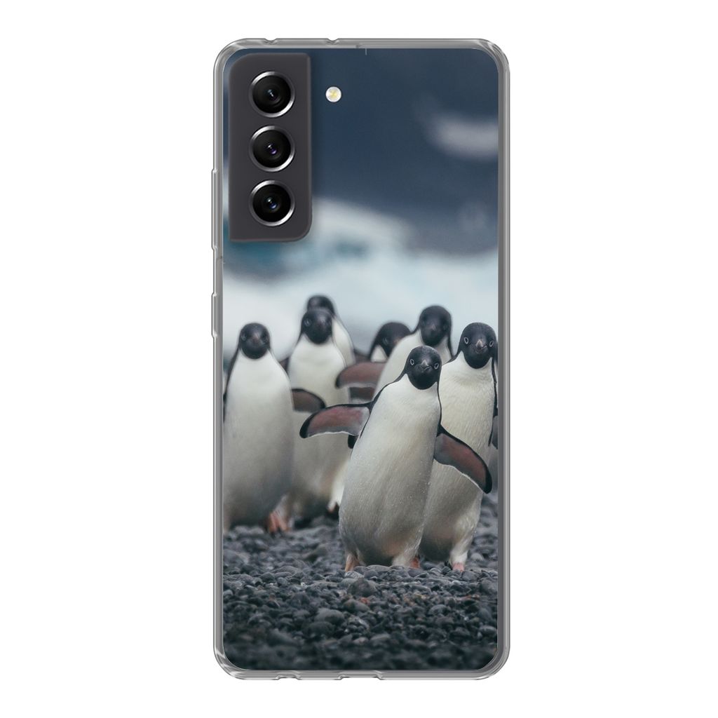 MuchoWow Handyhülle Schutzhülle Hülle für Samsung Galaxy S21 FE Adeliepinguine am Strand Silikon Softcase Handy Hülle - Mobiltelefonhülle