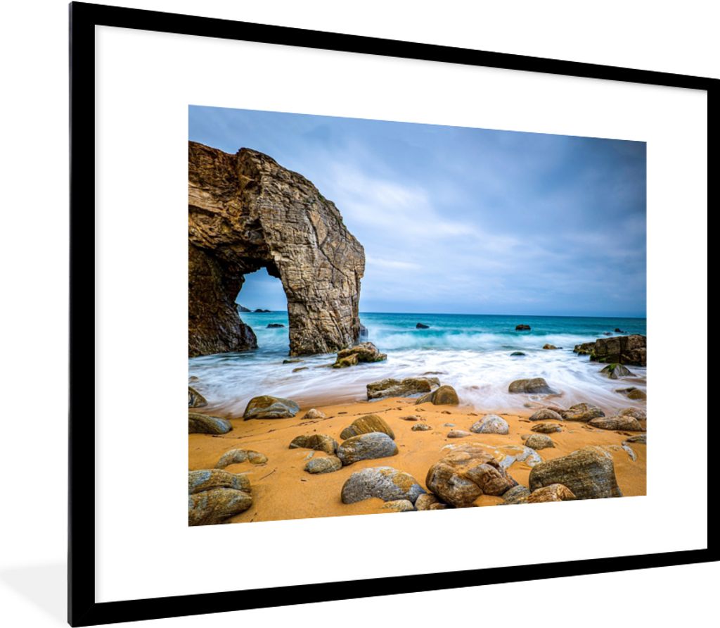 MuchoWow Gerahmtes Poster Steine - Wasser - Strand - Felsen - Wellen 80x60 cm - Poster mit Schwarzem Bilderrahmen Wandposter Rahmen Foto Bilder -...