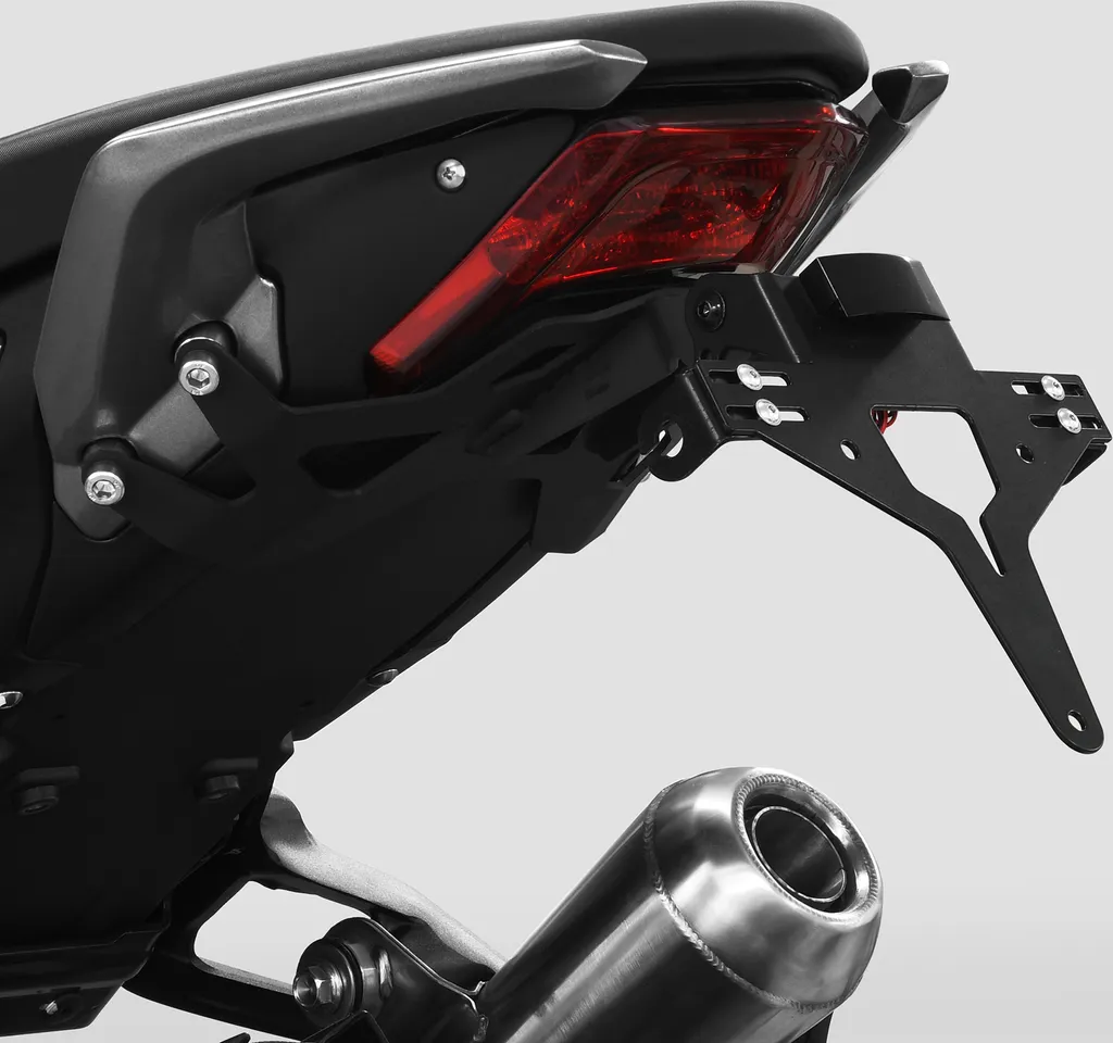 Trasformazione Coda Benelli 752 S | Porta targa Zieger Pro