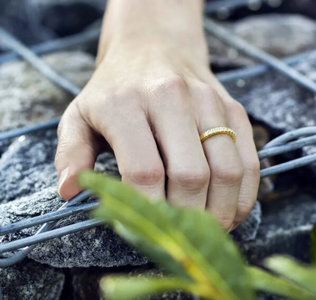 Bague anneau femme en argent doré et cristaux brillants - Taille 52