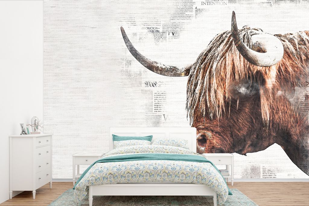MuchoWow Fototapete für Wohnzimmer oder Schlafzimmer Wandtapete Vinyl Motivtapete Scottish Highlander - Tiere - Zeitungsartikel - 390x260 cm - P...