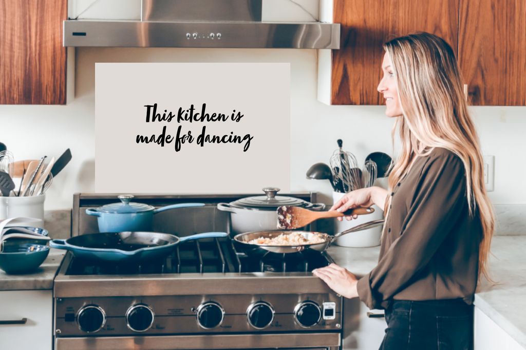 KitchenYeah Spritzschutz Küche - Küchenrückwand - Wandschutz für Herd und Spüle - Zitate - Sprichwörter - Diese Küche ist zum Tanzen gema...