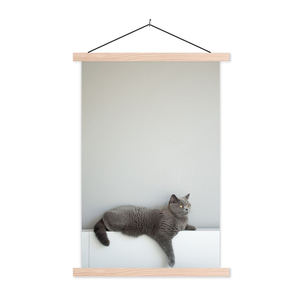 MuchoWow Textilposter Katze - Britisch Kurzhaar - Grau - Mädchen - Kinder - Jungen - Kinder 120x180 cm mit holzfarbenen Rahmen - Textil-Plakat