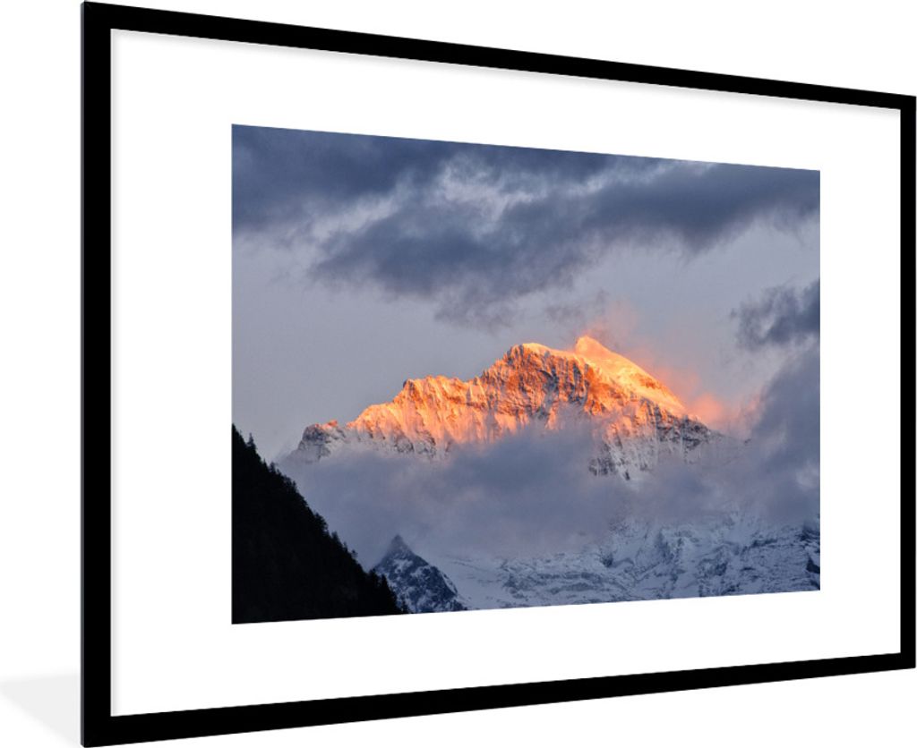 MuchoWow Gerahmtes Poster Sonnenuntergang über den Schweizer Alpen in der Nähe des Eigers 90x60 cm - Poster mit Schwarzem Bilderrahmen Wandpost...