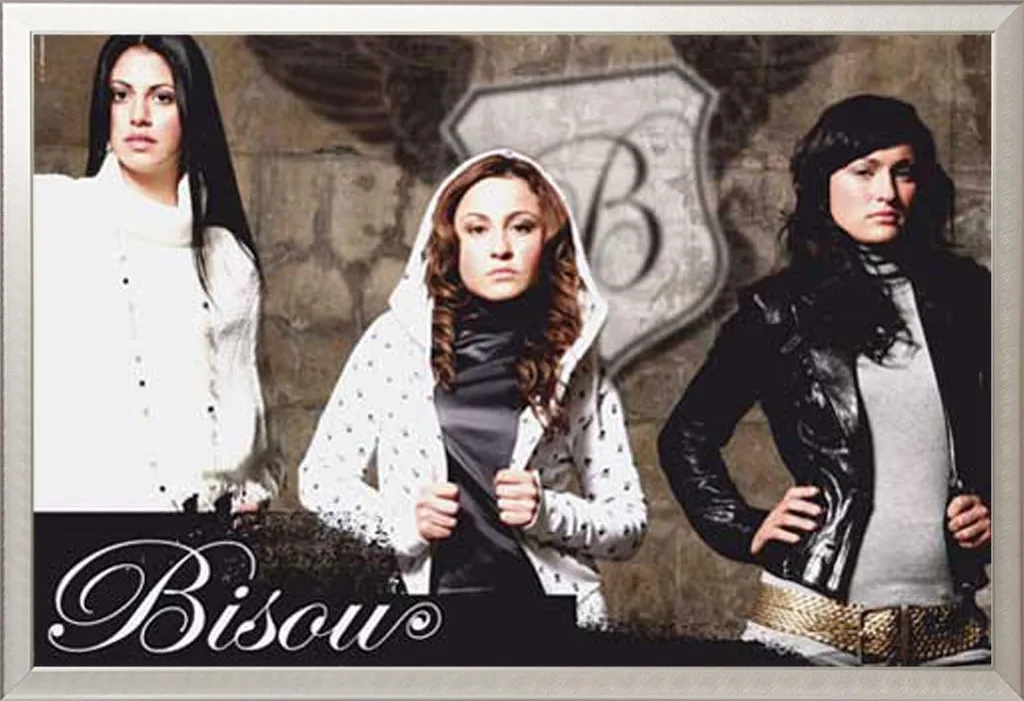 Poster Aesthetic Bisou Ragazze + Cornice Argento Shinsuke Maxi