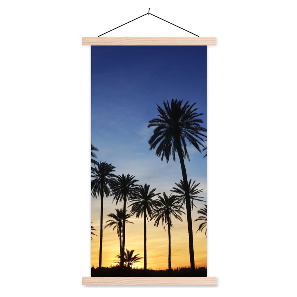MuchoWow Textilposter Palme - Natur - Strand - Sonne - Nacht 40x80 cm mit holzfarbenen Rahmen - Wohnzimmer