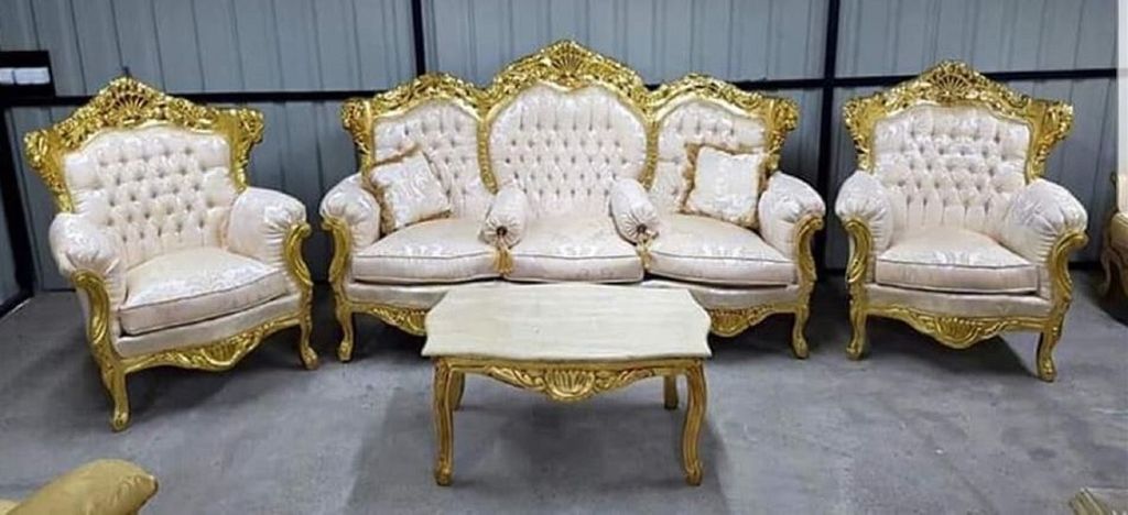 Casa Padrino Barock Wohnzimmer Set Creme Muster / Gold - 1 Barock Sofa & 2 Barock Sessel - Wohnzimmer Möbel im Barockstil - Barock Möbel - Barock...