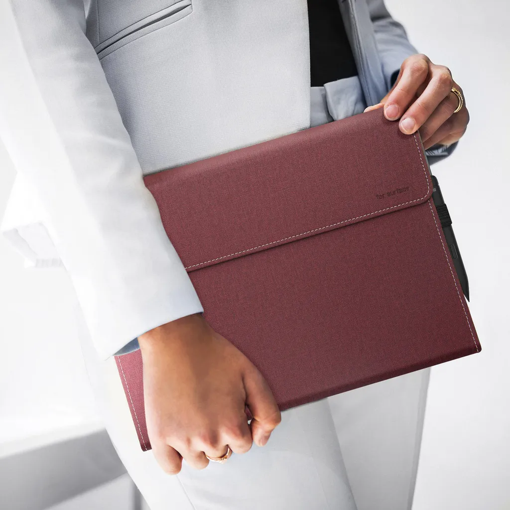 Support de protection bordeaux Surface Pro 9 pour le travail mobile