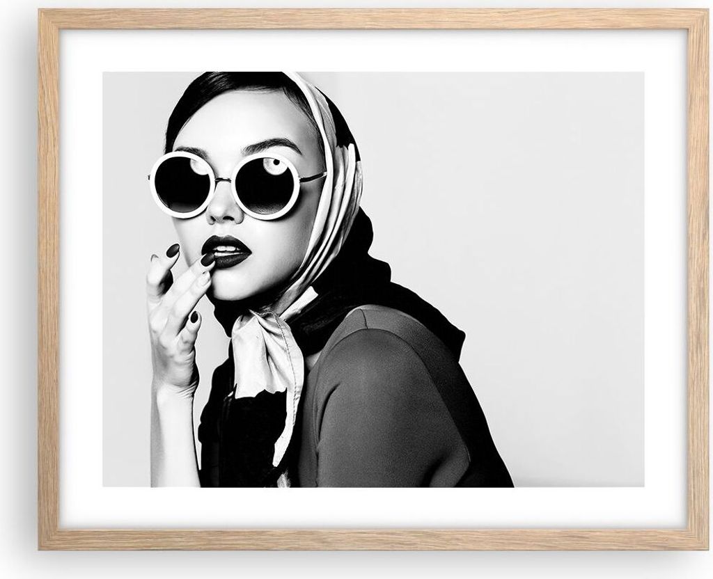 Gerahmtes Poster - Rahmen in heller Eiche - Frau Brille Jahrgang - 50x40 cm - Wand Bild - Wanddeko - Wandbilder - Kunstposter - Wandposter - Bilder...