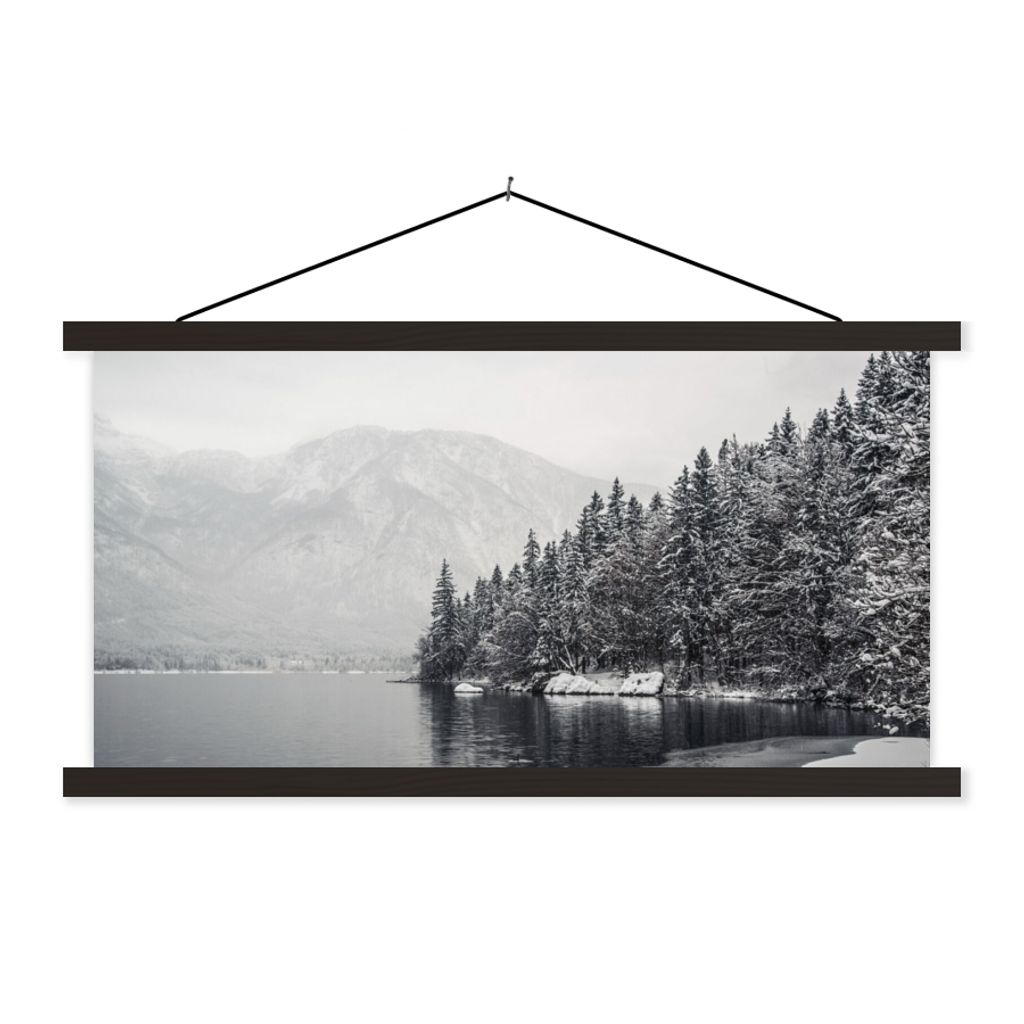 MuchoWow Textilposter Wasser - Winter - Natur - Kiefernbaum 120x60 cm mit schwarzem Rahmen - Dekoration Schlafzimmer