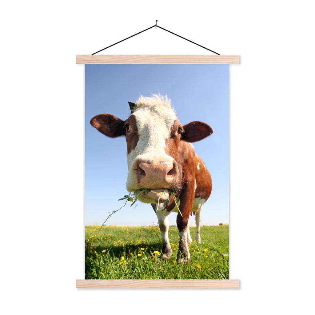 MuchoWow Textilposter Kuh - Tiere - Blumen - Gras 120x180 cm mit holzfarbenen Rahmen - Textil-Plakat