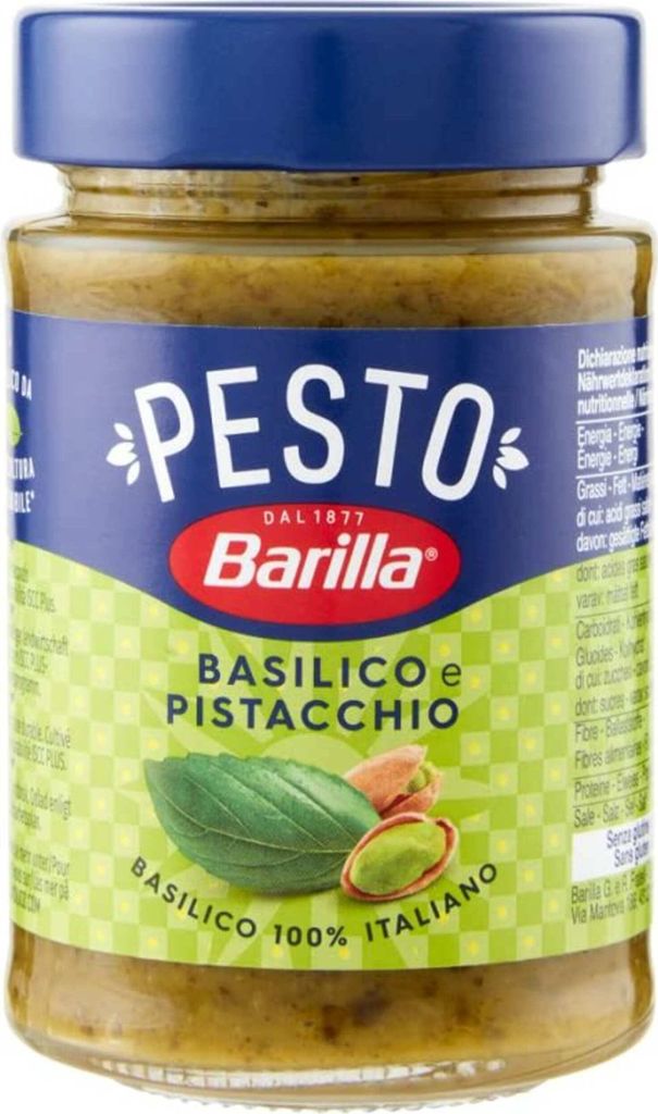 A jar of Barilla Pesto Basilico e Pistacchio.