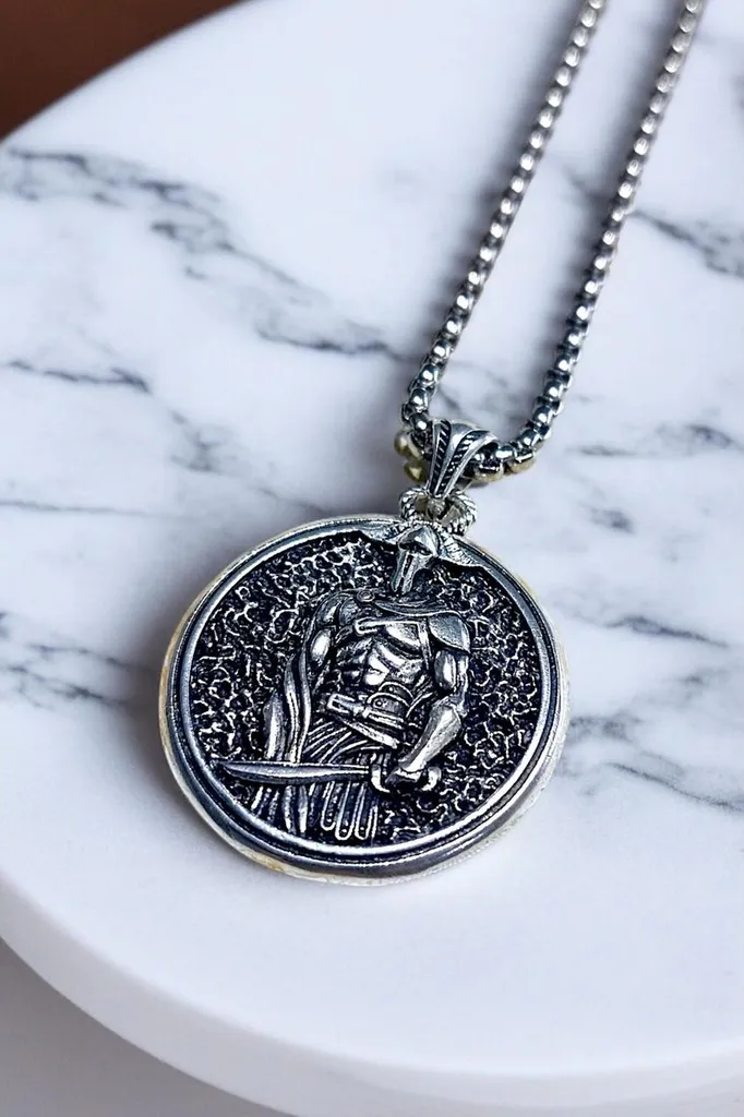 Collier spartiate acier inoxydable inaltérable médaillon haute qualité