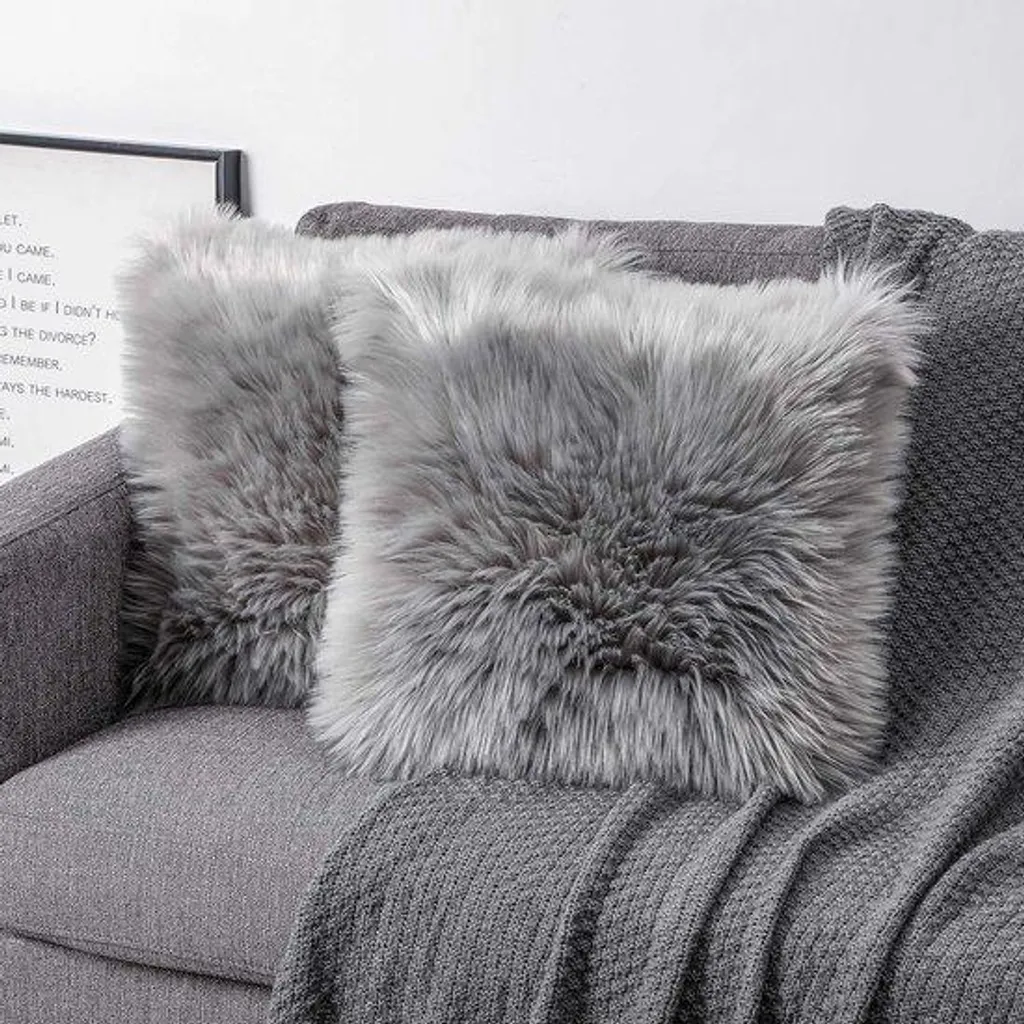 Housses de coussin pour canapé 50x50 fausse fourrure ambiance cocooning
