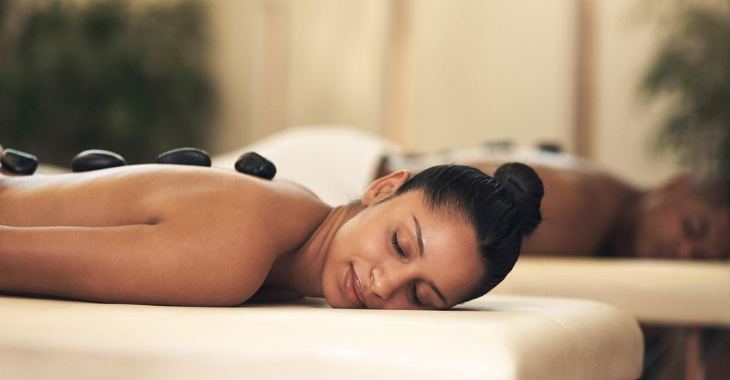 mydays Hot Stone Massage Neukirchen-Vluyn; Erlebnis verschenken oder selbst erleben; Gutschein für 1 Person(en)