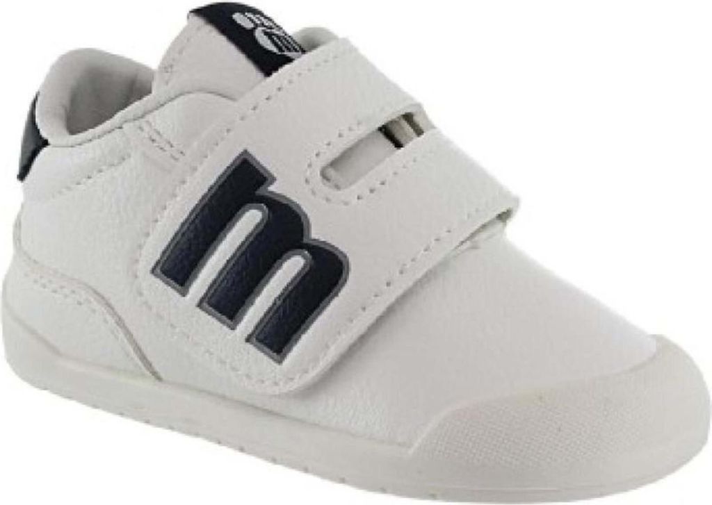 Mustang Sneakers 48909A in White color size 19