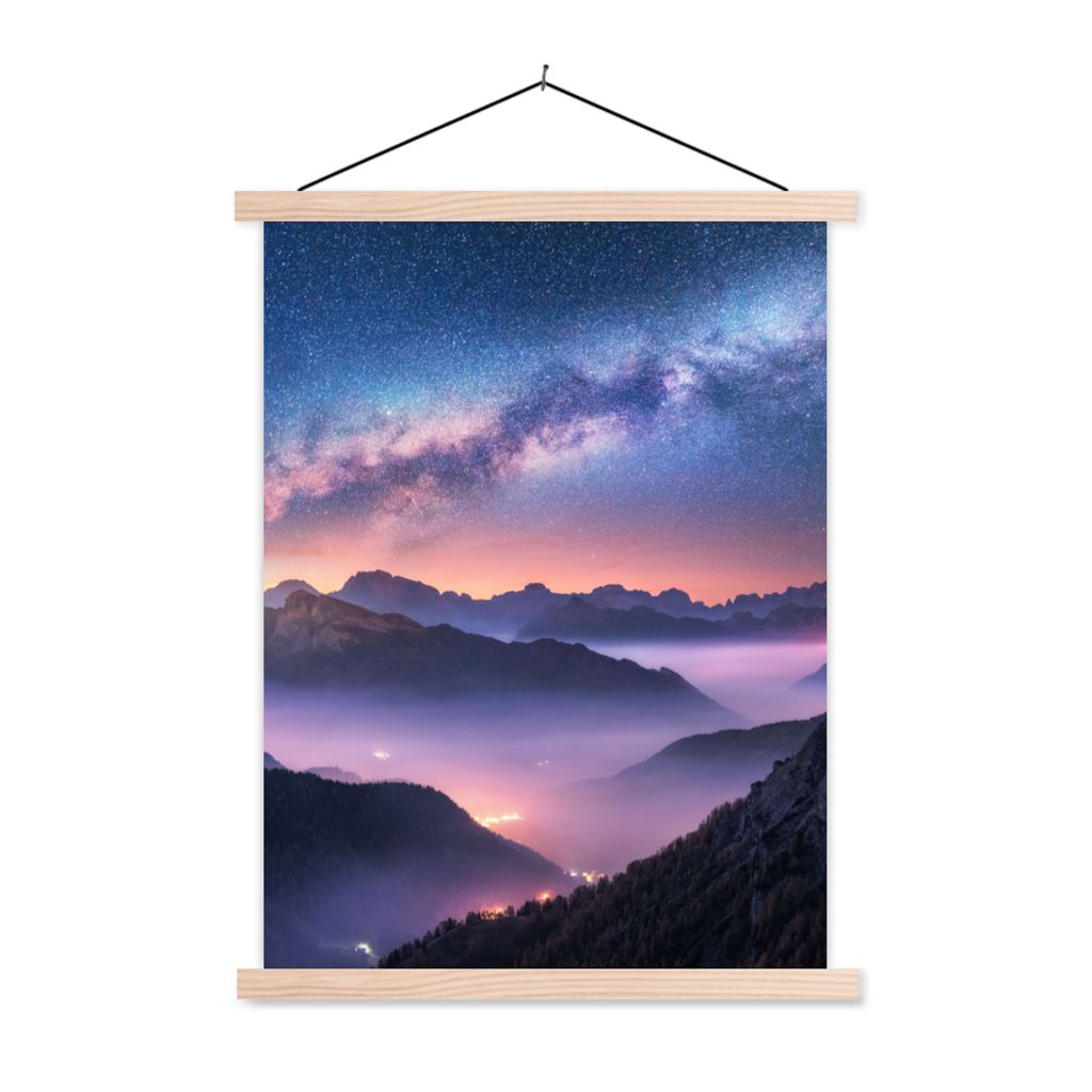 MuchoWow Textilposter Berge - Sternenhimmel - Nebel 60x80 cm mit holzfarbenen Rahmen - Wandbild