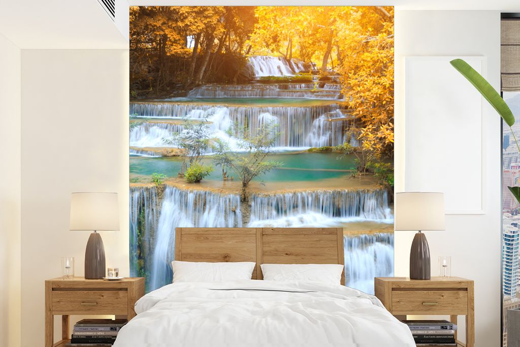 MuchoWow Fototapete für Wohnzimmer oder Schlafzimmer Wandtapete Vinyl Motivtapete Wasserfall - Herbst - Bäume - Braun - Wasser - 165x220 cm - W...