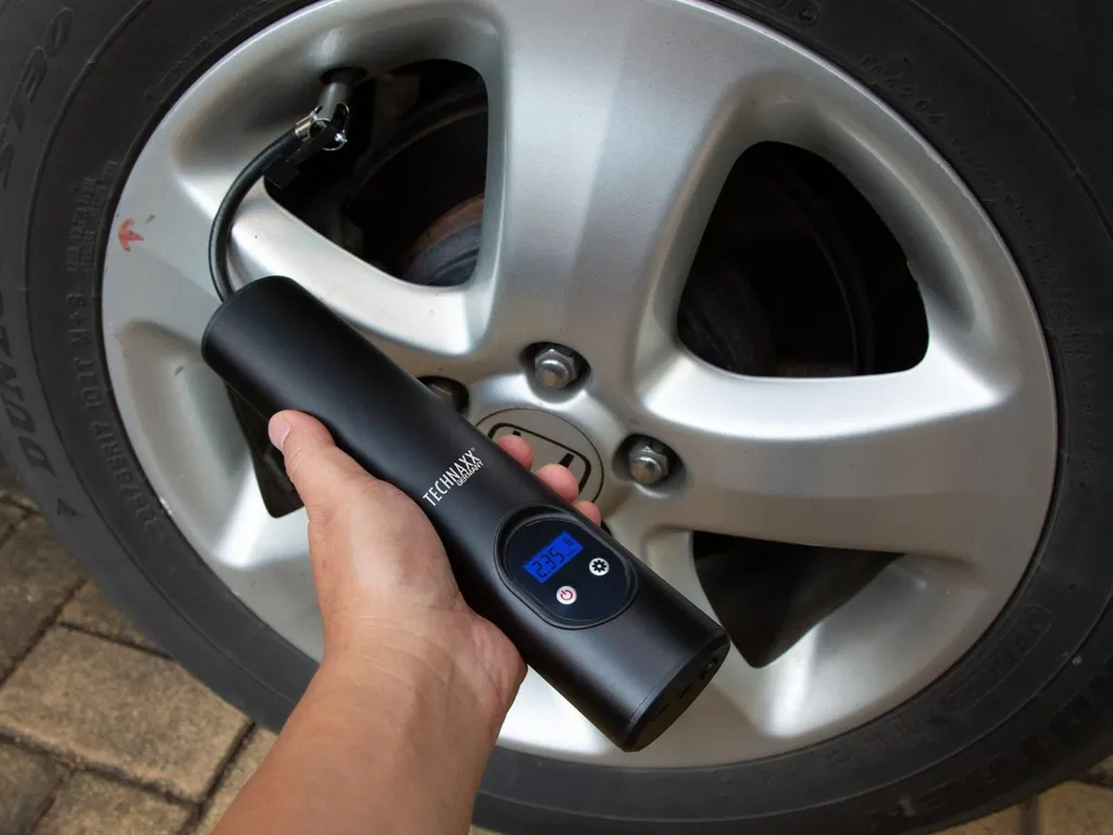 Sicurezza Stradale con Technaxx 4906: Compressore Auto Automatico - 6