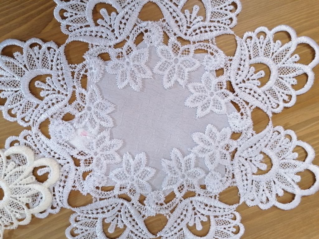 Weiß Tischläufer Vintage Stickerei Spitze Deckchen Mitteldecke Hochzeit Deko
