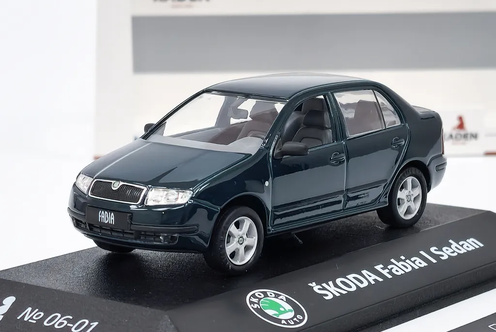 Skoda Fabia Sedan Kaden 1:43 Vert Métallisé - Finition Die-Cast