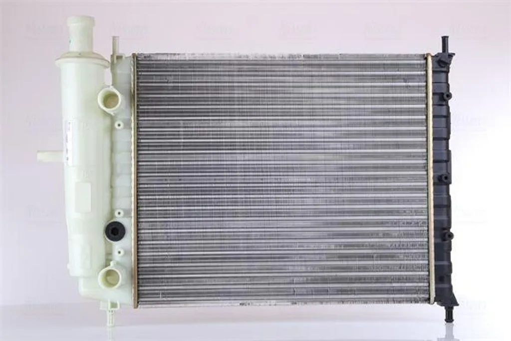 Évitez la surchauffe avec le radiateur Nissens 61788 pour Fiat OE 46534995