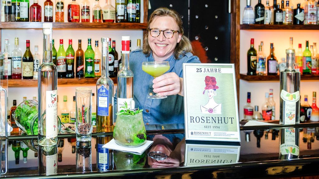 Jochen Schweizer Cocktail Kurs Nürnberg; Erlebnis verschenken oder selbst erleben; Gutschein gültig für 1 Person Gruppengröße: 7-10 Personen