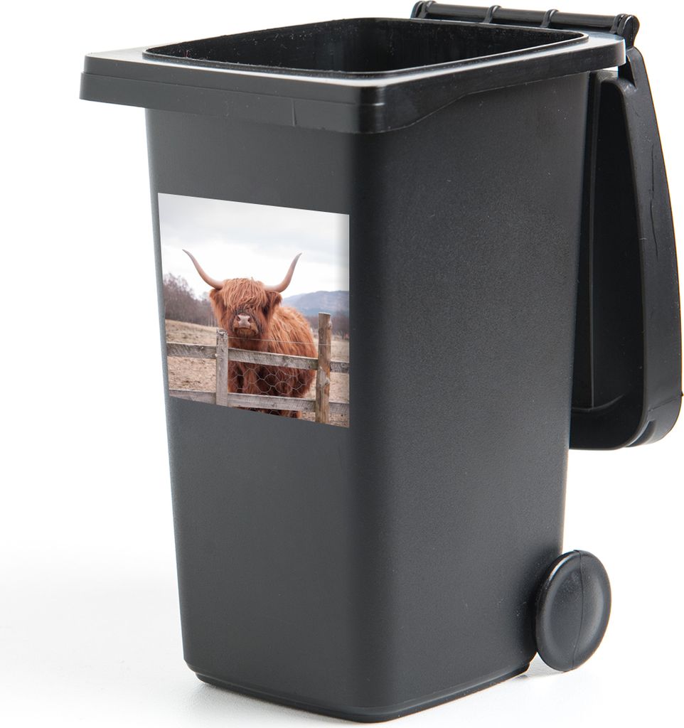 MuchoWow Mülltonnenaufkleber Scottish Highlander - Gras - Zaun 40x40 cm - Abfall-Aufkleber - Container - für Abfallcontainer