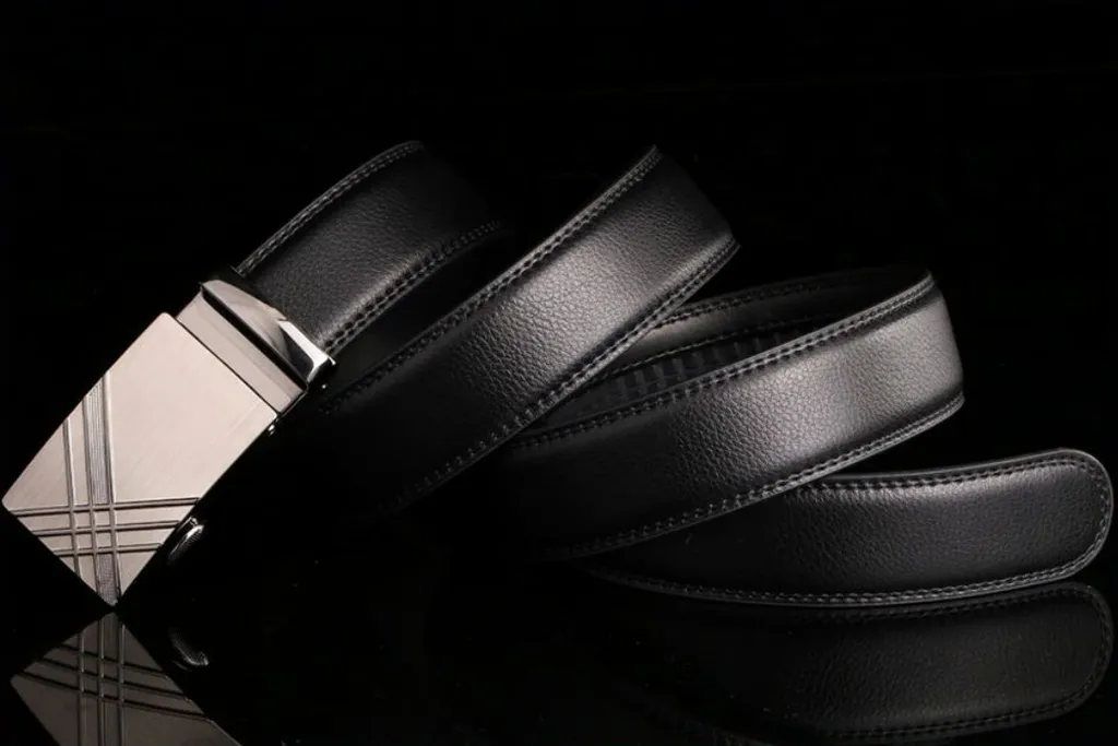 Cintura Uomo Betlewski C30 Nera: Eleganza Automatica in Pelle