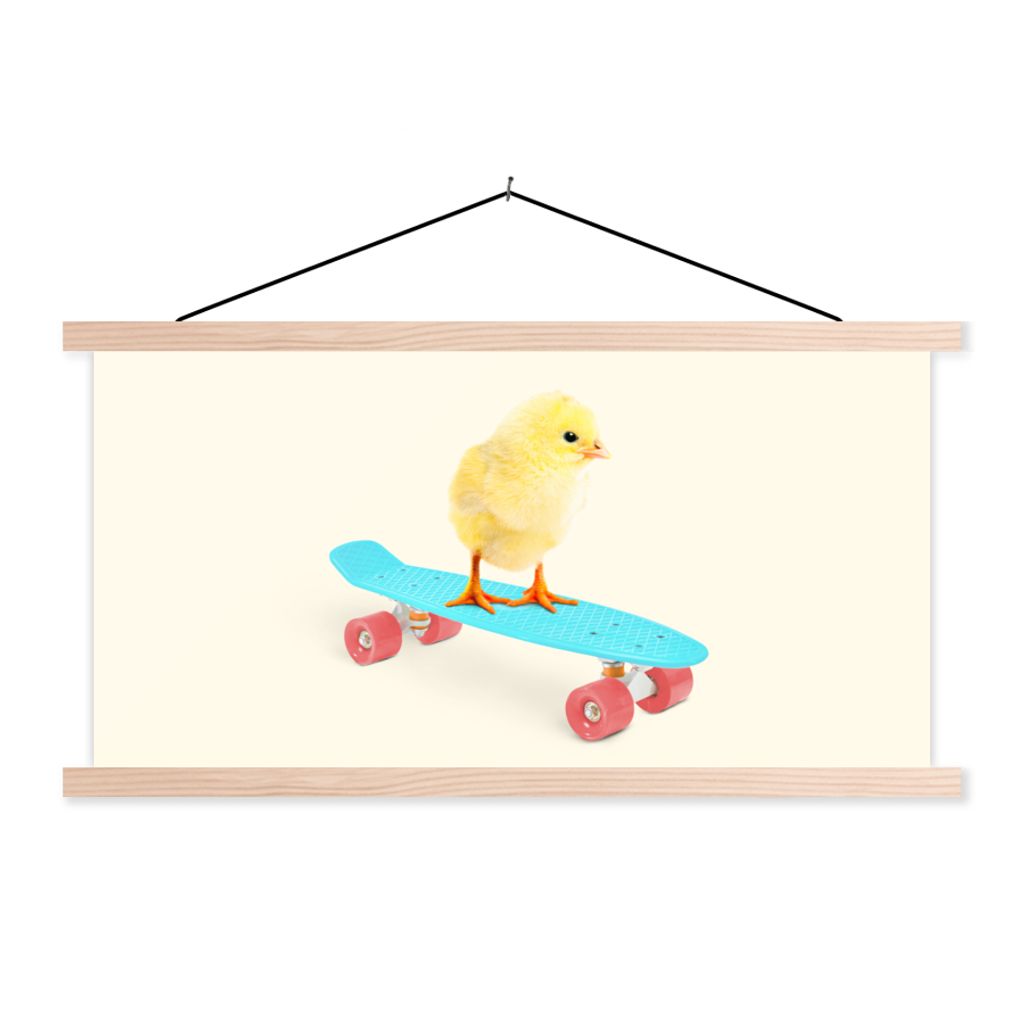 MuchoWow Textilposter Küken - Gelb - Skateboard - Blau - Tiere 60x30 cm mit holzfarbenen Rahmen - Dekoration