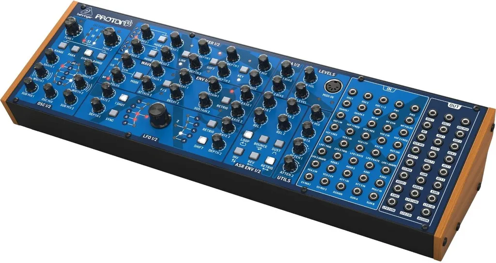 Behringer PROTON Synthé Analogique avec Double Filtre et 56 Points de Patch