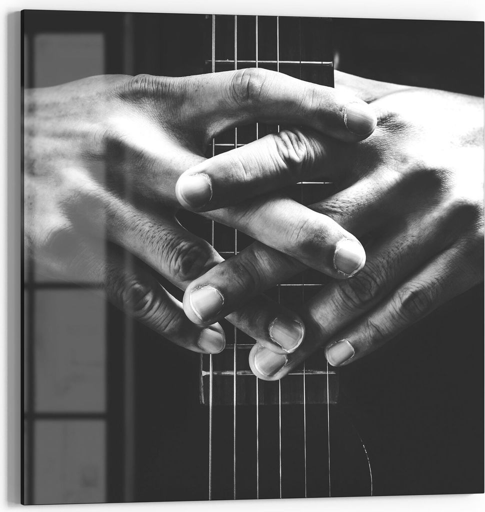 DEQORI Glasbild Echtglas 50x50 cm 'Mann hält Gitarrenhals' Produktbild 