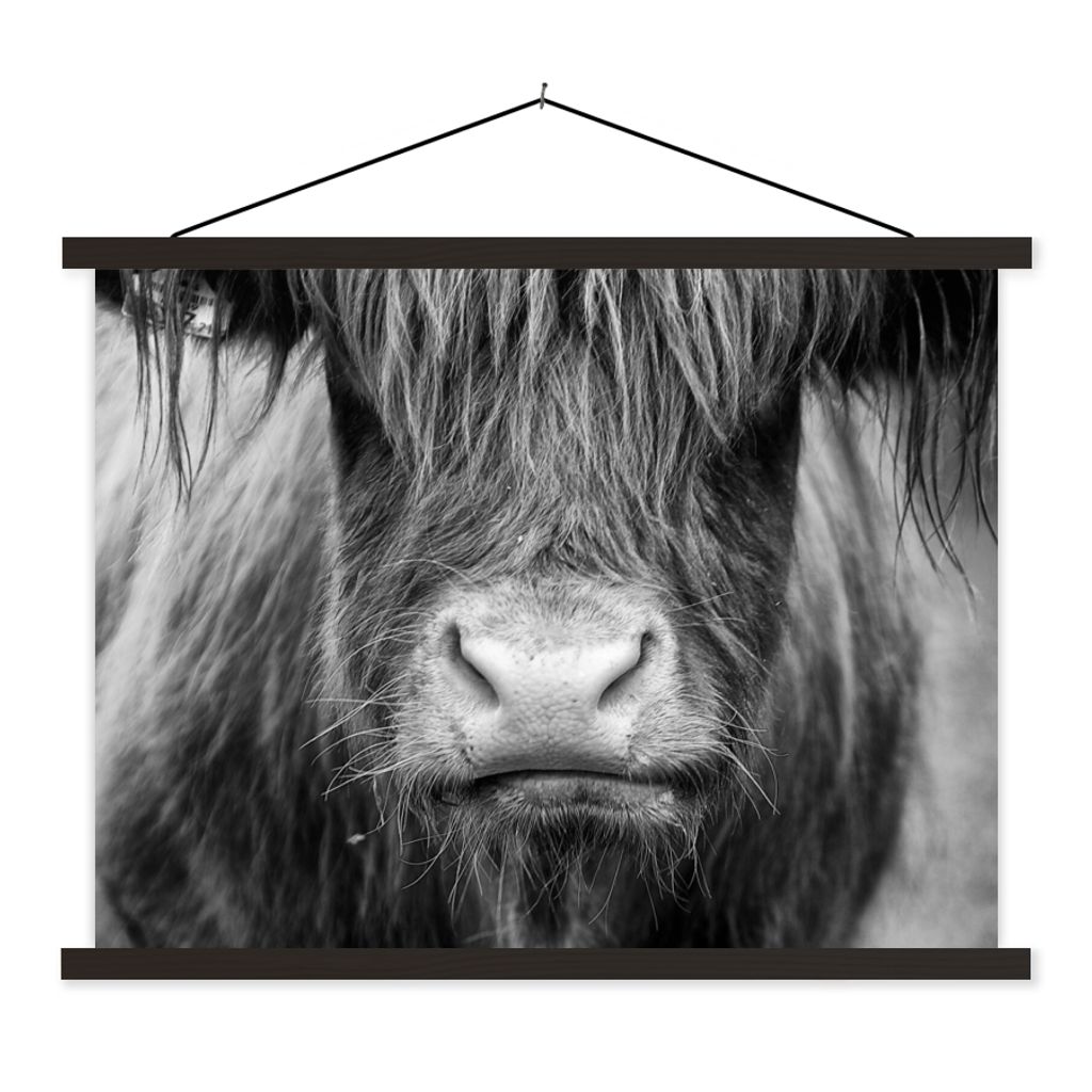 MuchoWow Textilposter Schottischer Highlander - Kuh - Schwarz - Weiß - Tiere 150x113 cm mit schwarzem Rahmen - Wohnzimmer