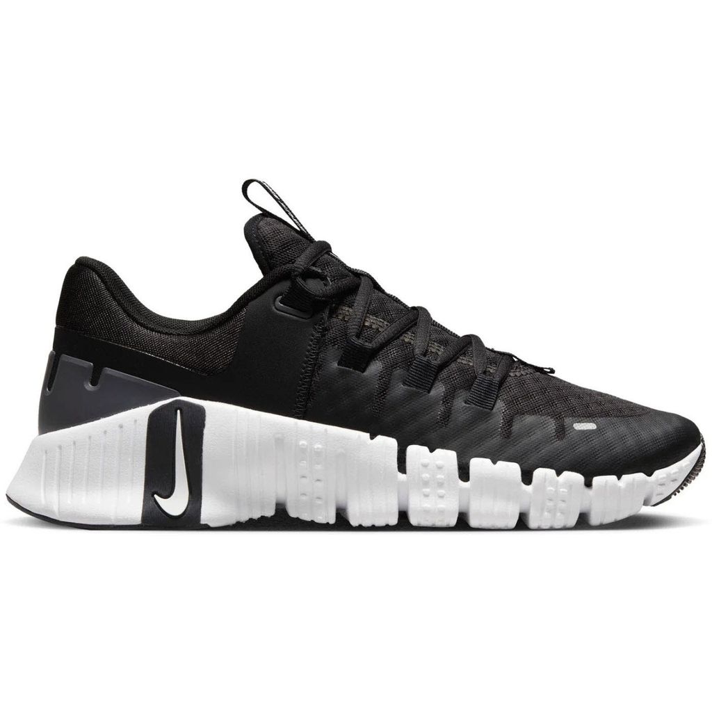 NIKE Free Metcon 5 Schuhe Damen schwarz 38,5 Produktbild 