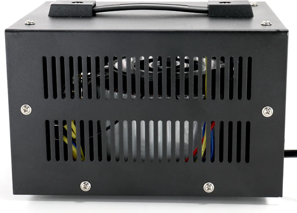 Évitez de griller vos appareils avec le transformateur ST-1000W intelligent - 4