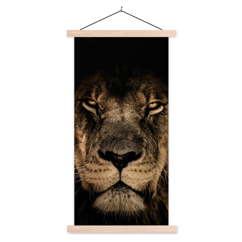 MuchoWow Textilposter Löwe - Tiere - Schwarz - Porträt 40x80 cm mit holzfarbenen Rahmen - Wohnzimmer