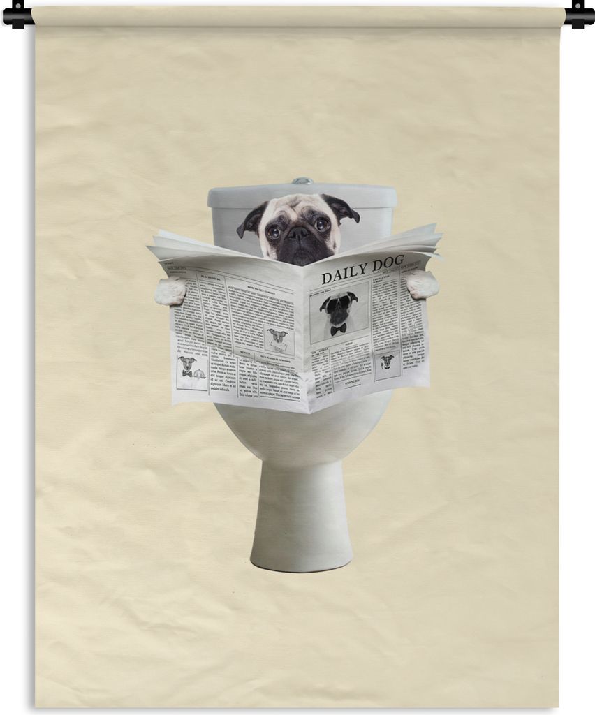 MuchoWow Wandteppich Wandbehang Hund - Mops - Toilette - Zeitung - Tier 120x160 cm Tapisserie Dekoration Wandtuch - Wohnzimmer - Moderne