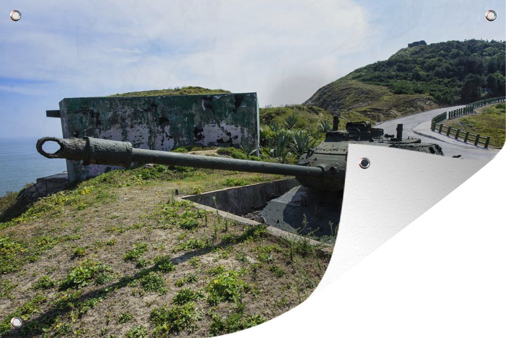 MuchoWow 90x60 cm Outdoor-Poster Gartendeko Sichtschutz Garten Poster für den Garten Verlassener Panzer in Taiwan