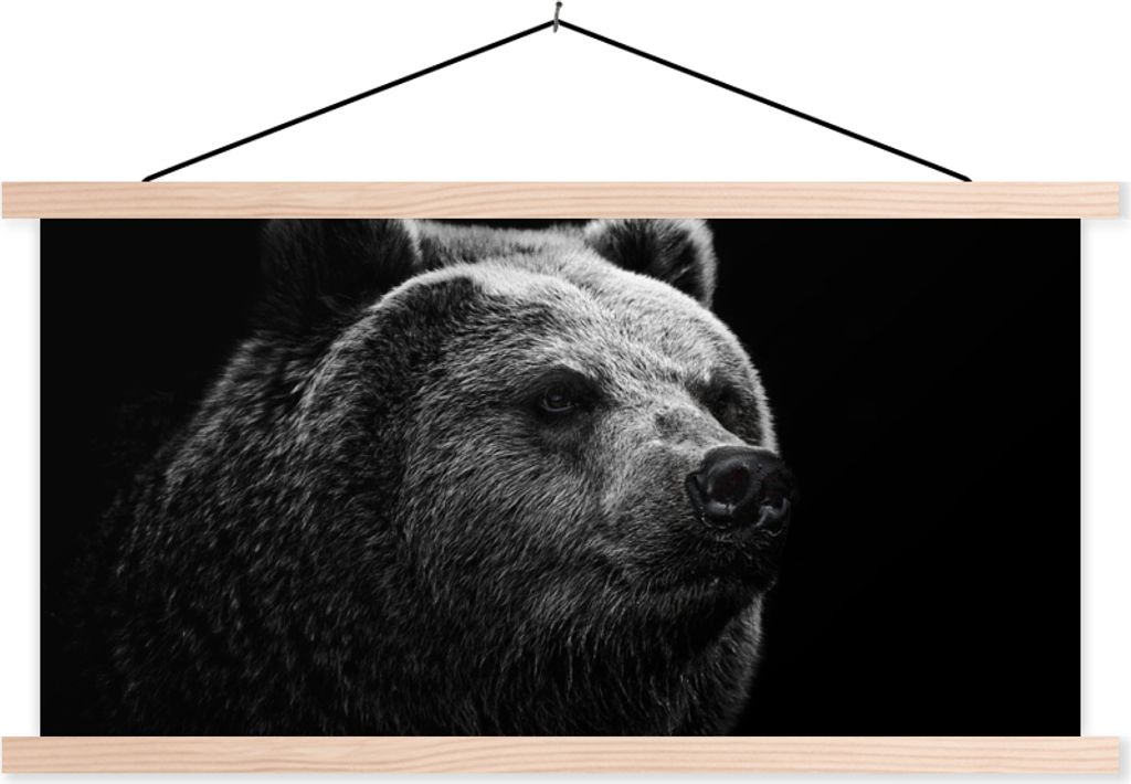 MuchoWow Textilposter Kamtschatka-Bär auf schwarzem Hintergrund in schwarz und weiß 60x30 cm mit holzfarbenen Rahmen - Dekoration