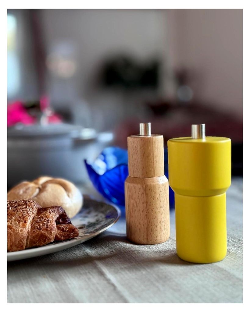 Salz und Pfeffermühle aus Holz – Gewürzmühlen Set mit Keramikmahlwerk, verstellbar - Ideal für Hölzerne Hochzeit Geschenk Einzug (Nature,Gel...
