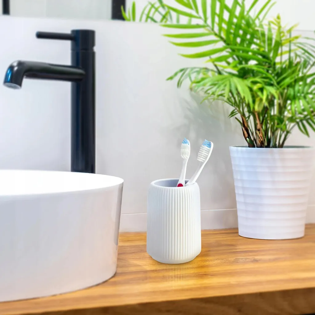 Gobelet à brosse à dents blanc : solution rangement céramique stable