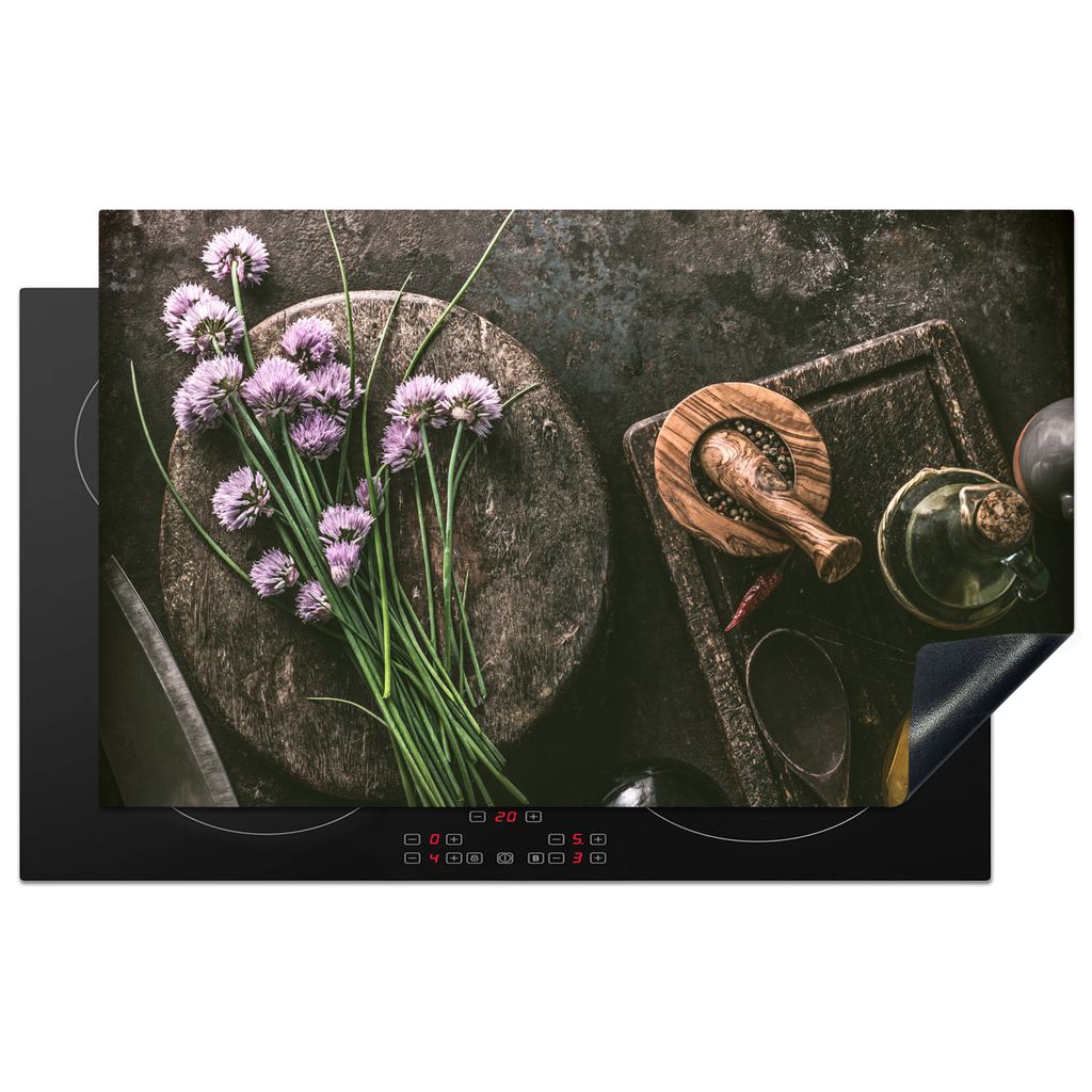 KitchenYeah Herdabdeckplatte Schnittlauch - Küche - Mörser - Rustikal - Kräuter - Lila , 83x51cm, Küche Deko, Glaskeramikkochfeld Herdabdecku...