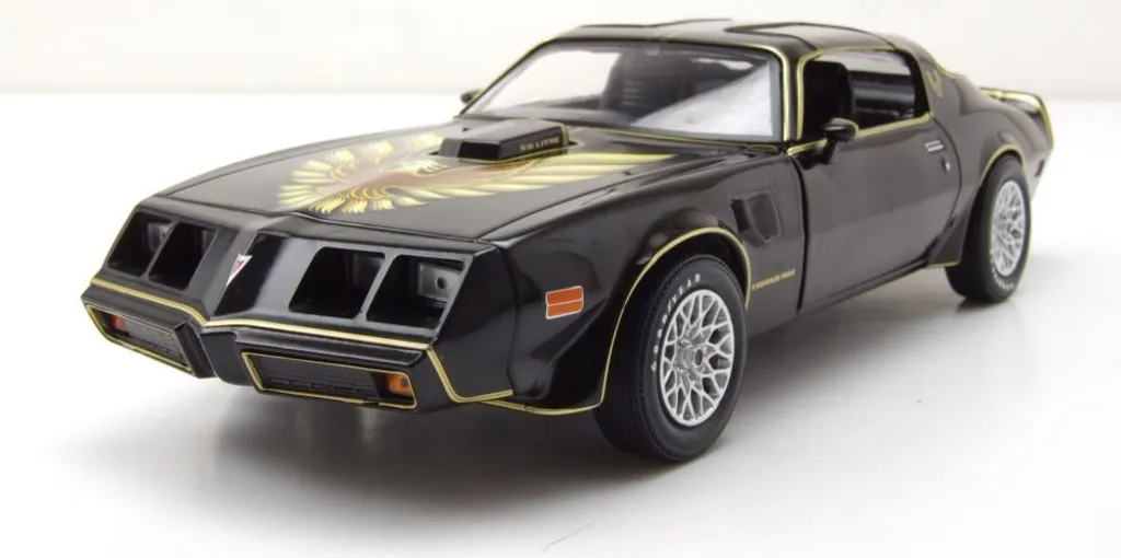 Maquette Pontiac Firebird 1979 Rocky II 1:24 pour Vitrine de Collection