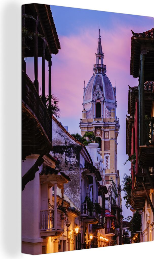 OneMillionCanvasses - Leinwandbilder - 90x140 cm, Turm der Kathedrale in der schwach beleuchteten Altstadt von Cartagena (Kolumbien), Wandbilder ...