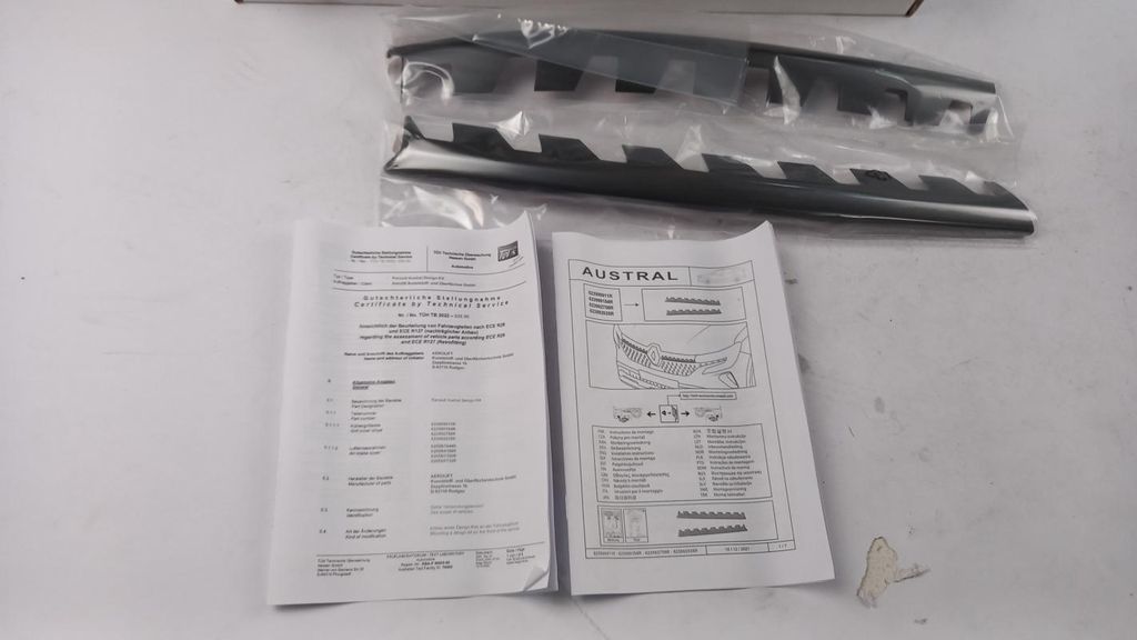 Original OE RENAULT Kühlergrill Zierleiste 623999911R